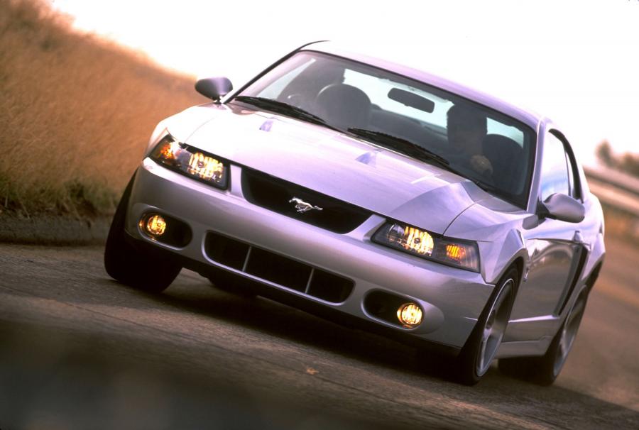  Ford Mustang SVT Cobra 2003 года  (фото 37 из 61)